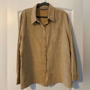 Croft & Barrow Women’s micro suede top.  Size: XL.  Button down, side slits.